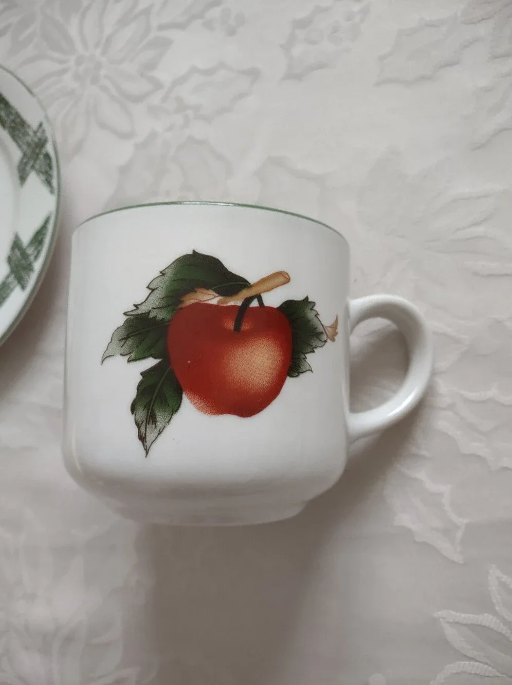 Vintage Country Cades Cove Collection Cups And Saucers